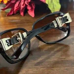 Gucci | Accessories | Gucci Queen Bow Sunglasses Euc | Poshmark